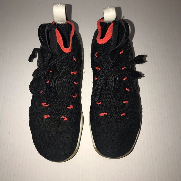 Nike LeBron 15 Black Bright Crimson size 4Y used - Picture 2 of 6